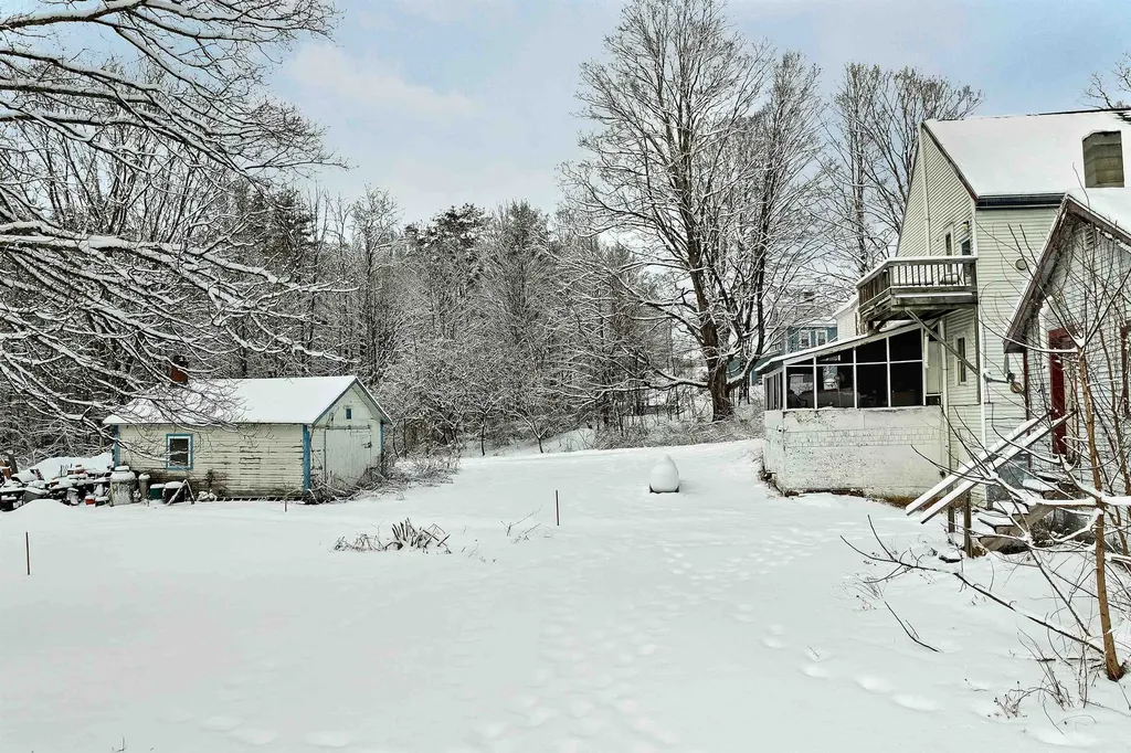 11 White Plains Road Webster NH 03303