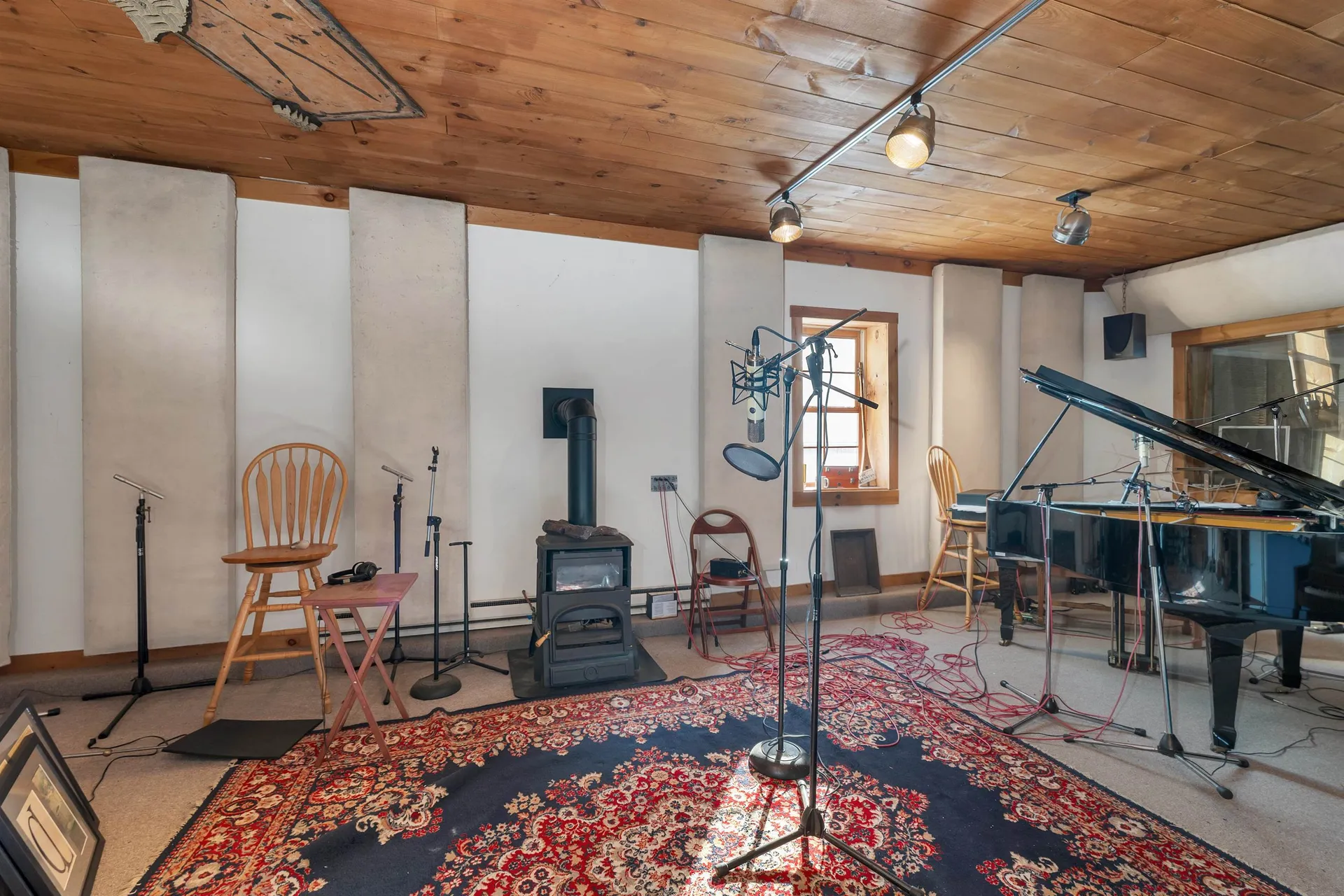 11 White Plains Road Webster NH 03303