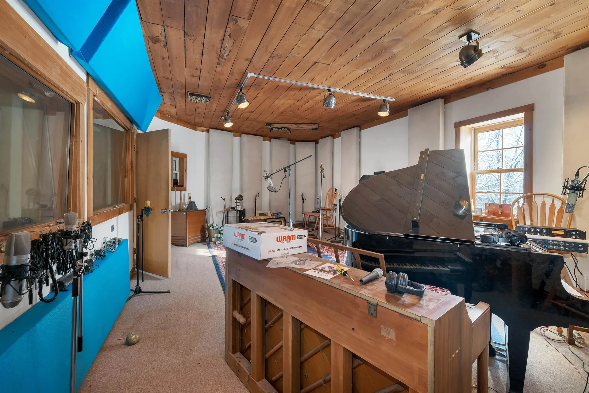 11 White Plains Road Webster NH 03303