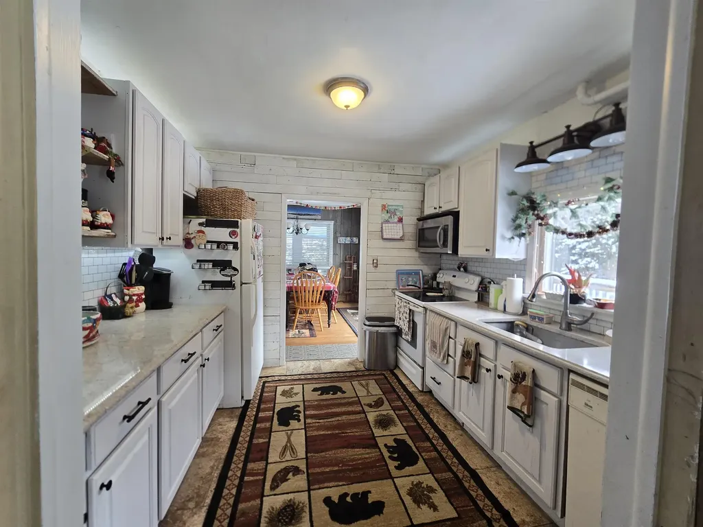 3148 Route 11 Londonderry VT 05148