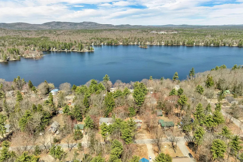 29 Birch Road Middleton NH 03887