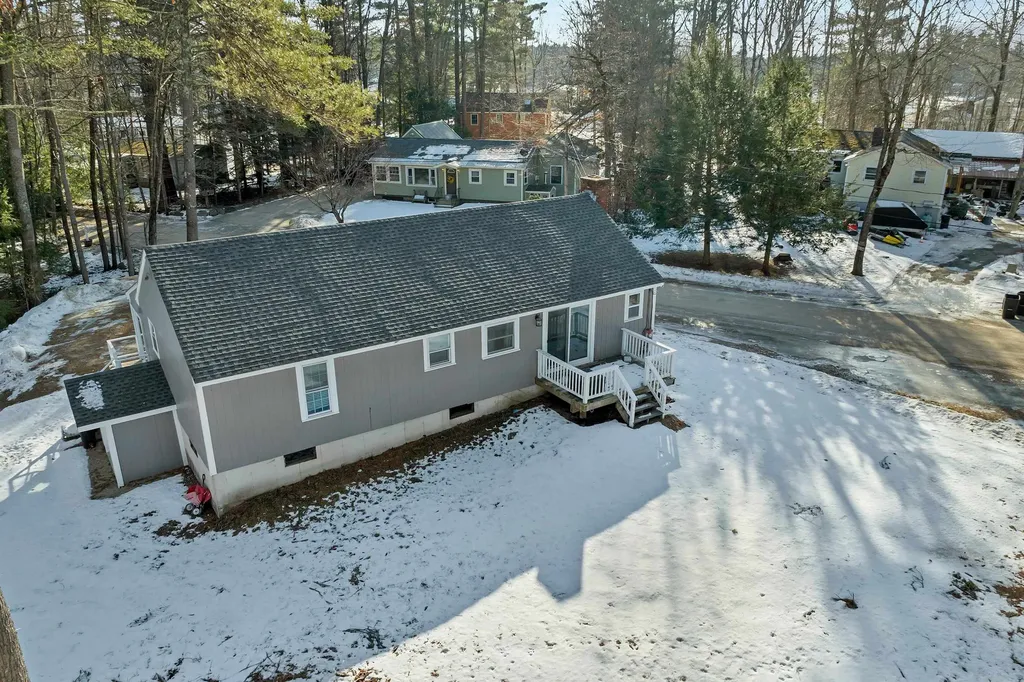 29 Birch Road Middleton NH 03887