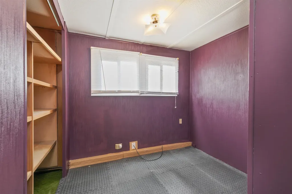 8 Gardner Avenue Salem NH 03079