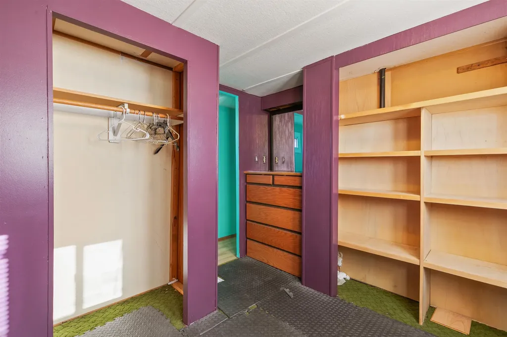 8 Gardner Avenue Salem NH 03079