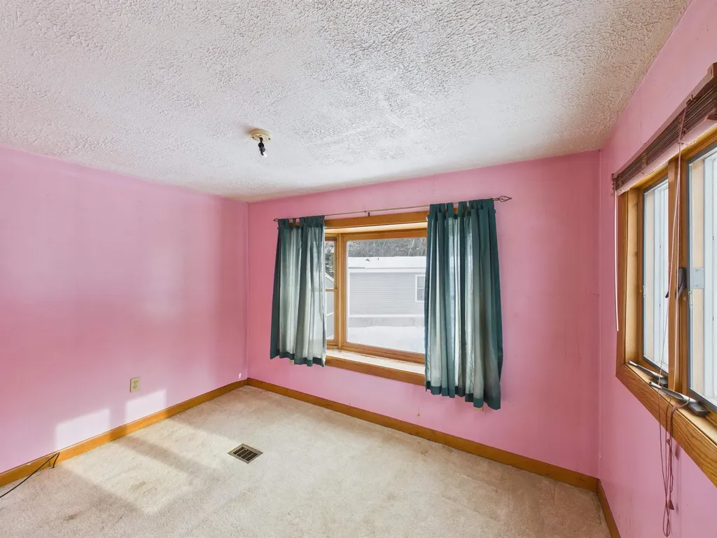 97 Lat Lane Swanzey NH 03446