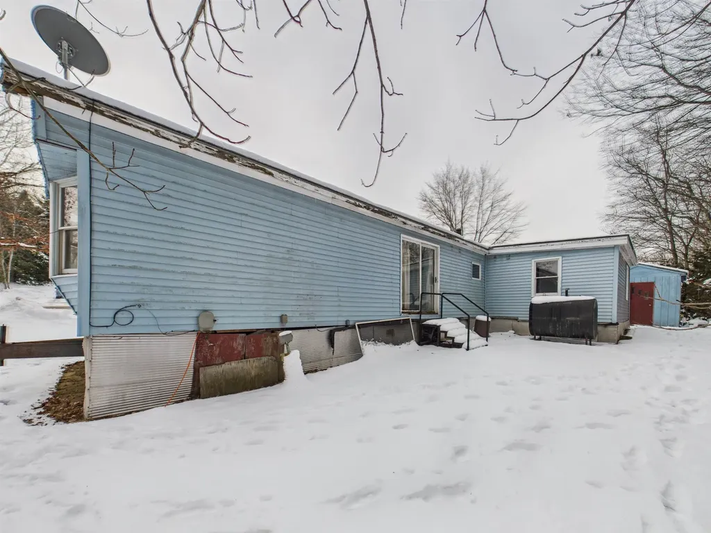 97 Lat Lane Swanzey NH 03446