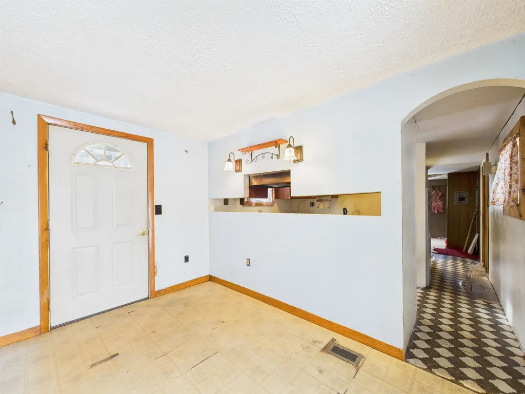 97 Lat Lane Swanzey NH 03446