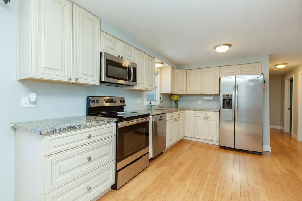 9 Pleasant View Drive Hooksett NH 03106