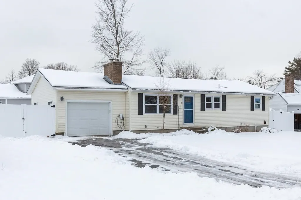 9 Pleasant View Drive Hooksett NH 03106