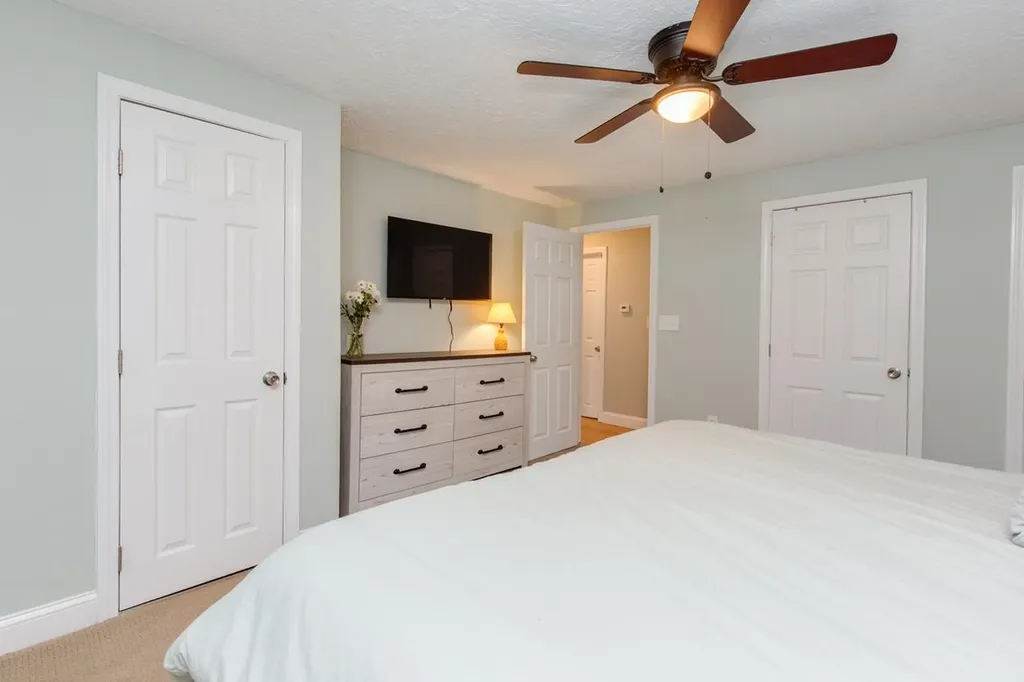 9 Pleasant View Drive Hooksett NH 03106