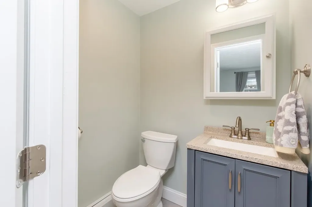 9 Pleasant View Drive Hooksett NH 03106