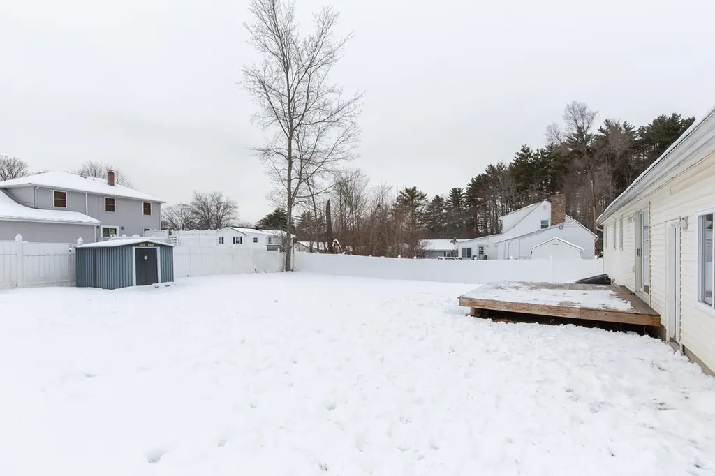 9 Pleasant View Drive Hooksett NH 03106