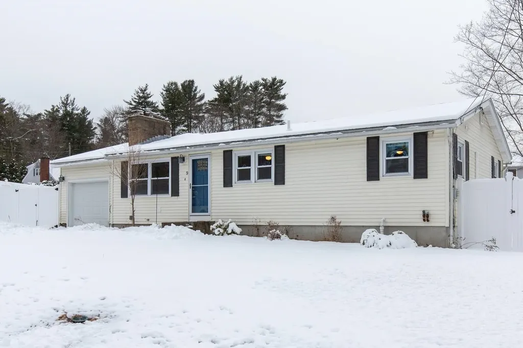 9 Pleasant View Drive Hooksett NH 03106