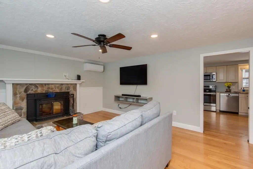 9 Pleasant View Drive Hooksett NH 03106