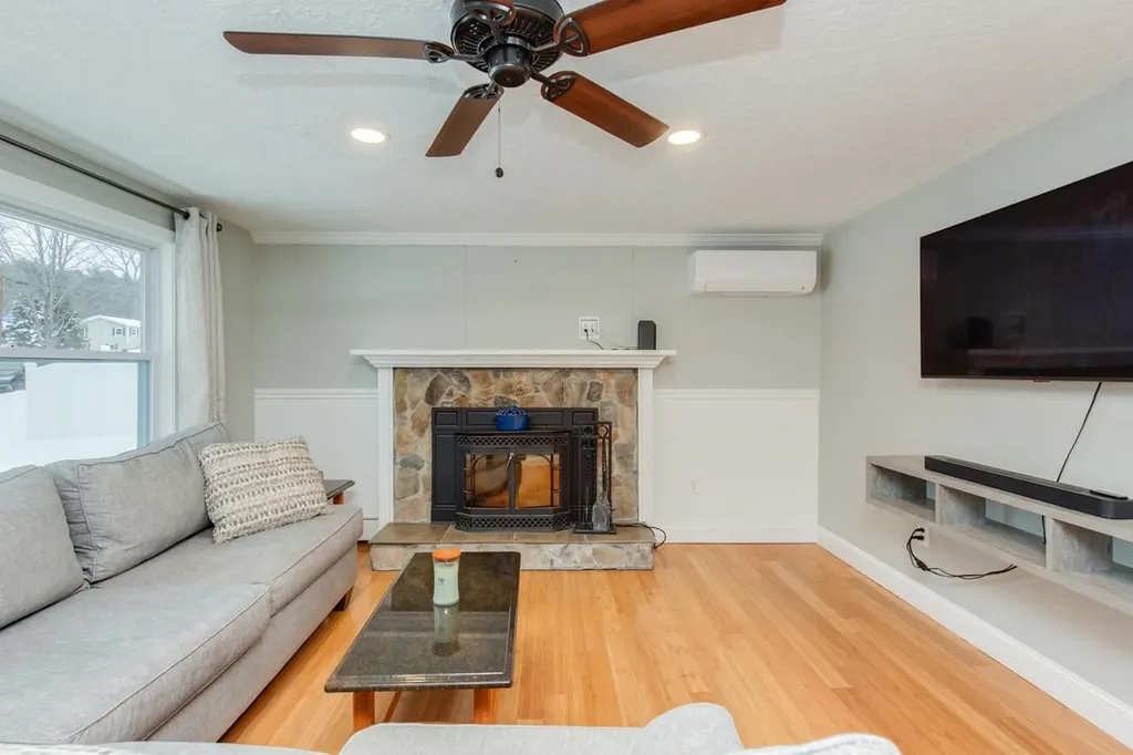 9 Pleasant View Drive Hooksett NH 03106