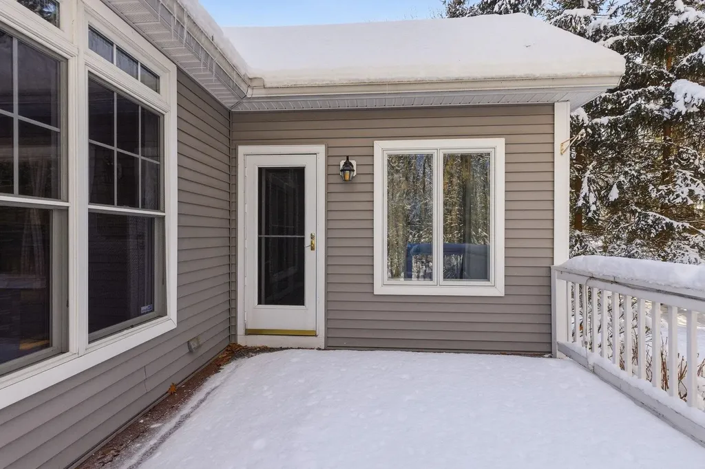 21 Parkman Brook Lane Stratham NH 03885