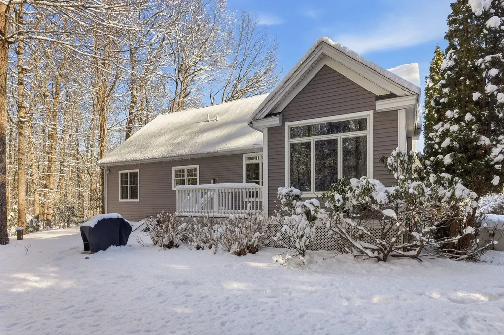 21 Parkman Brook Lane Stratham NH 03885