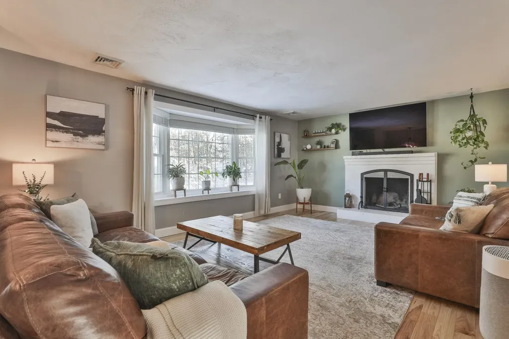 26 Sunapee Street Nashua NH 03063