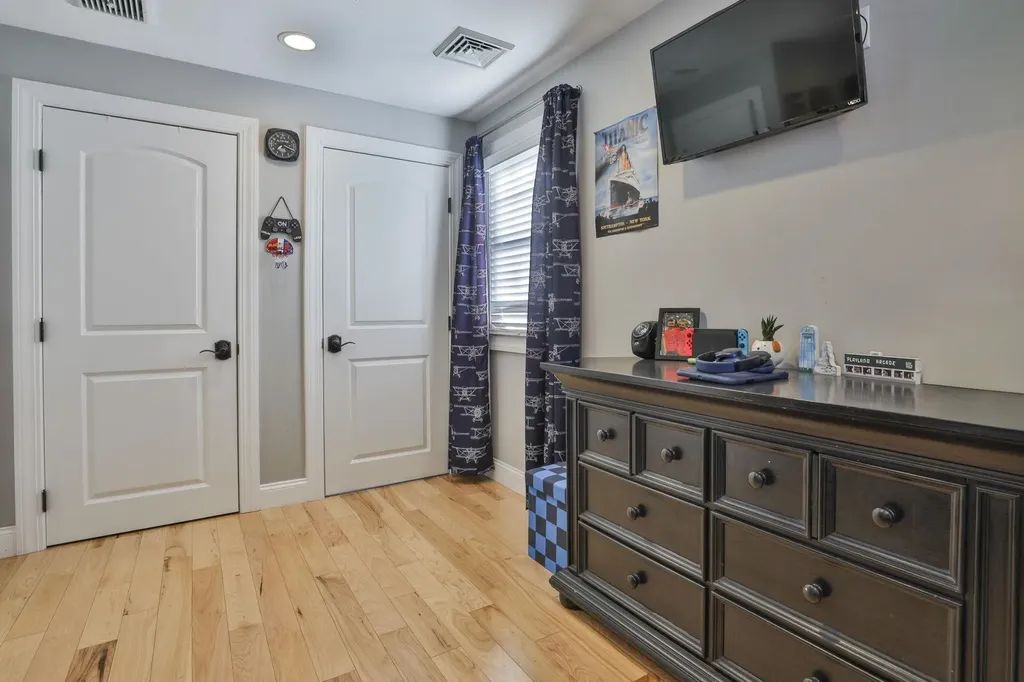 26 Sunapee Street Nashua NH 03063