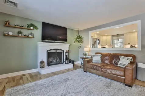 26 Sunapee Street Nashua NH 03063