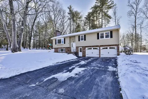 26 Sunapee Street Nashua NH 03063