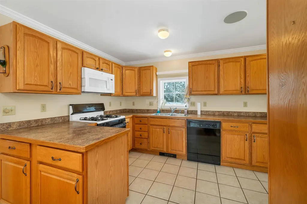 3 Wilderness Trail Harrisville NH 03450