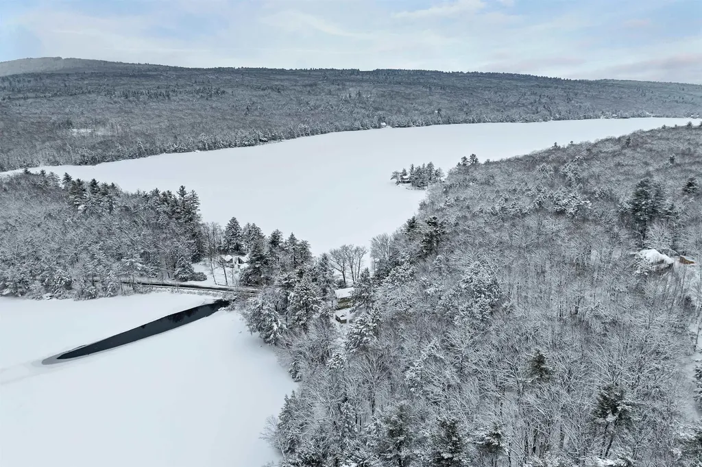 3 Wilderness Trail Harrisville NH 03450