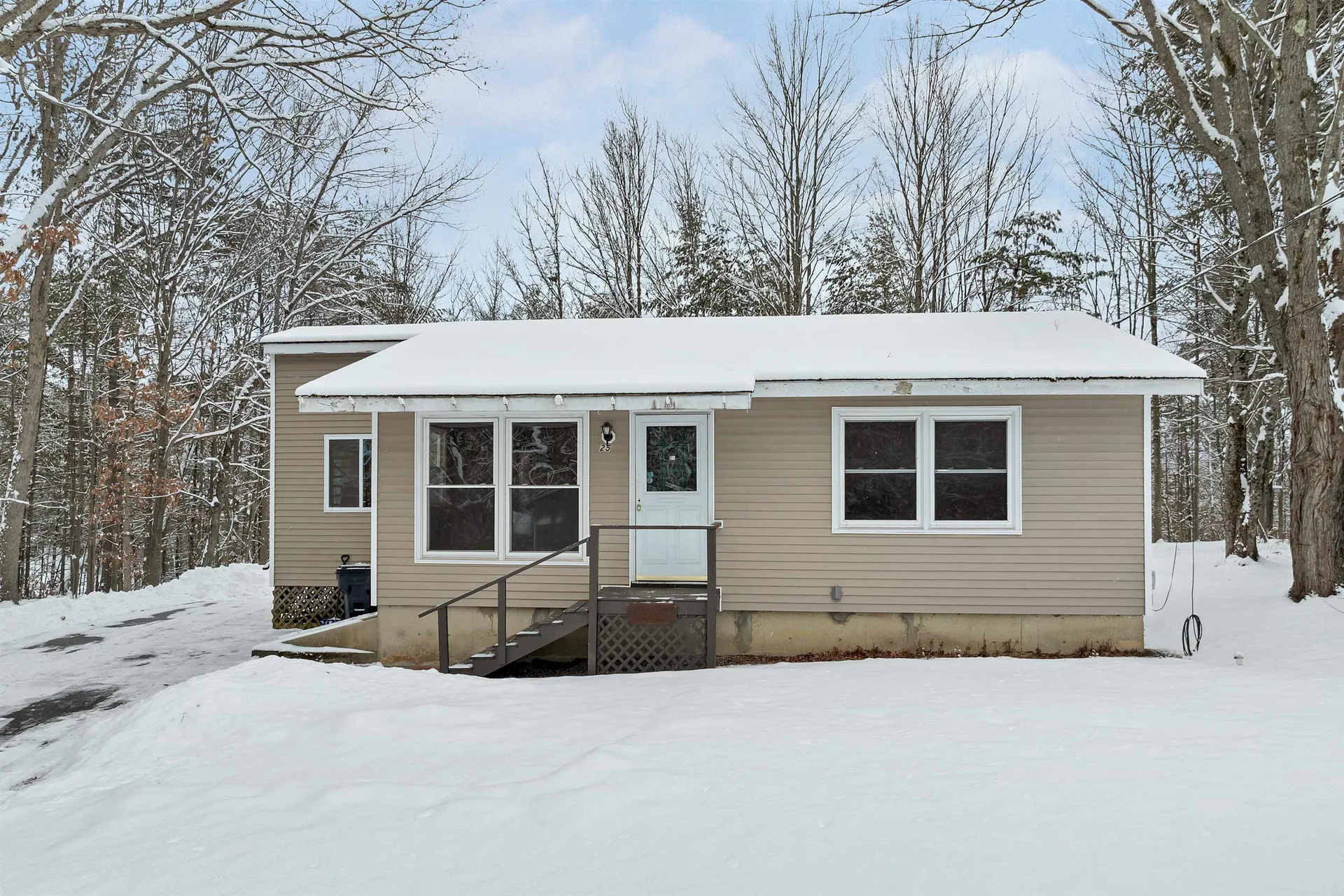 25 Cofran Avenue Northfield NH 03276