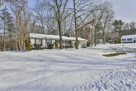 8 Prince Drive Hudson NH 03051