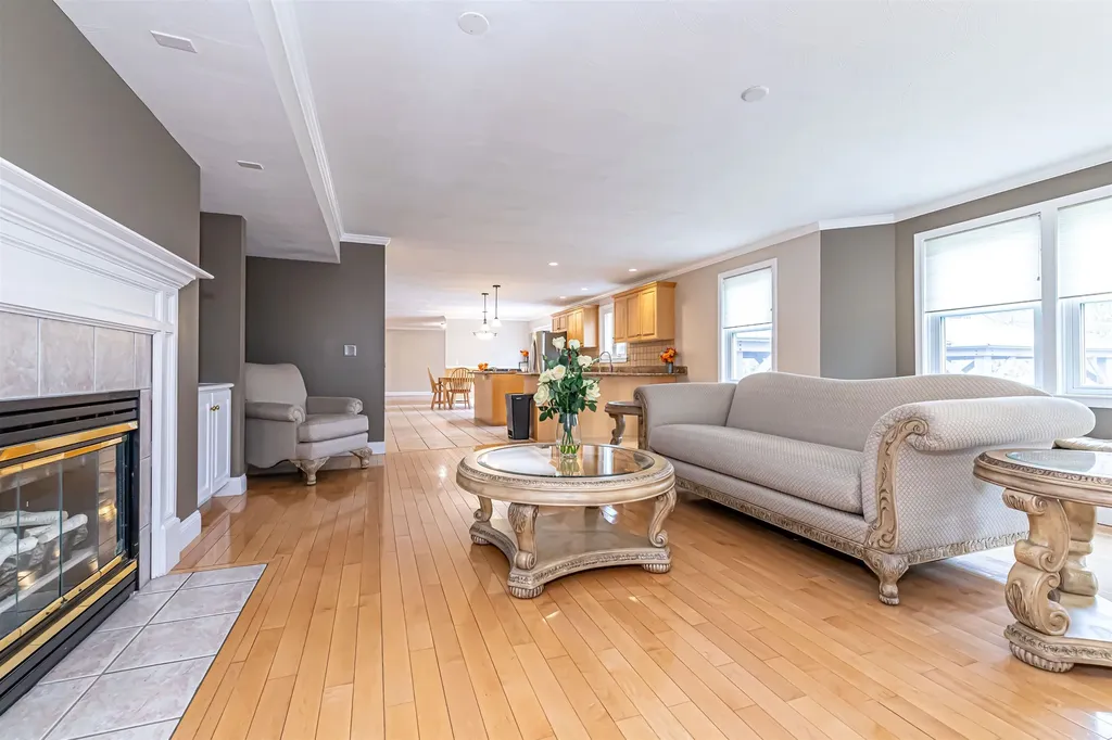 11 Lojko Drive Nashua NH 03062