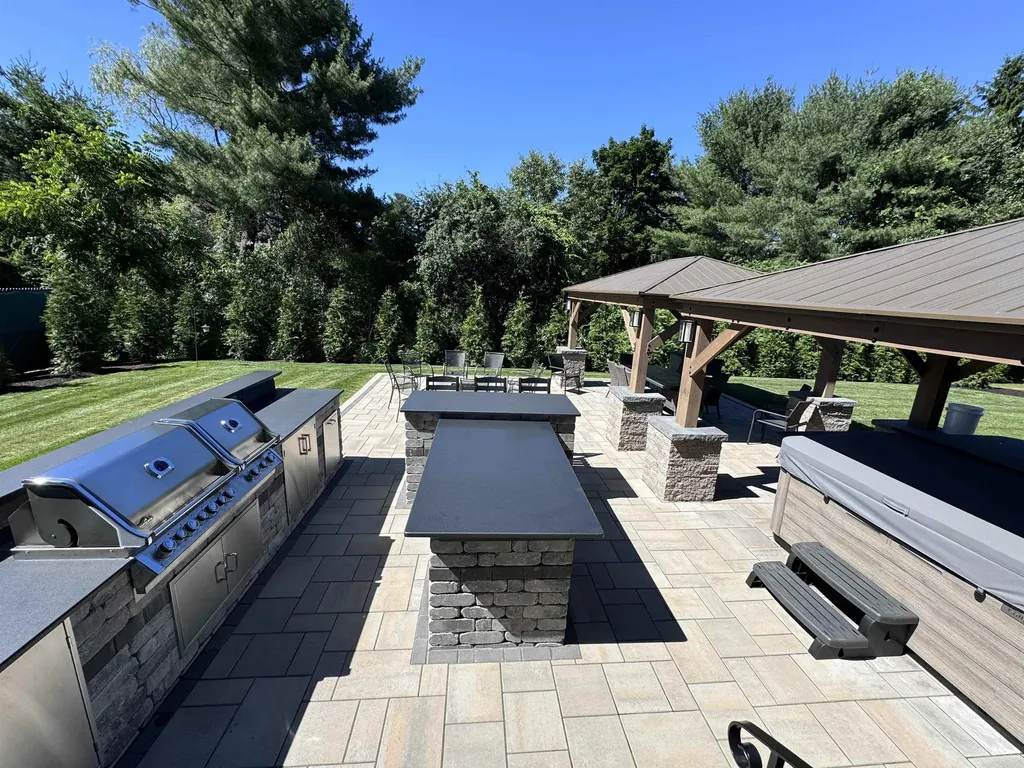 11 Lojko Drive Nashua NH 03062