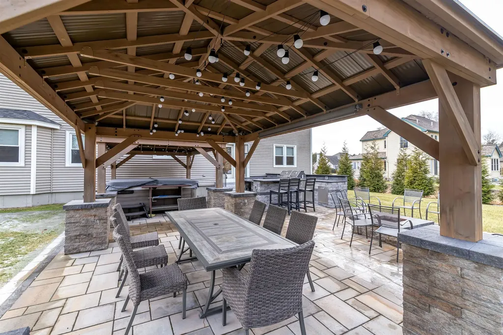 11 Lojko Drive Nashua NH 03062