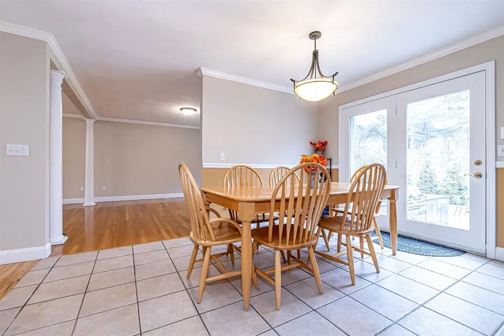 11 Lojko Drive Nashua NH 03062