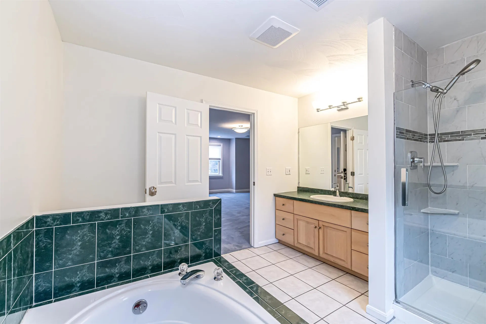 11 Lojko Drive Nashua NH 03062