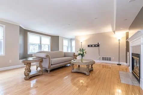 11 Lojko Drive Nashua NH 03062