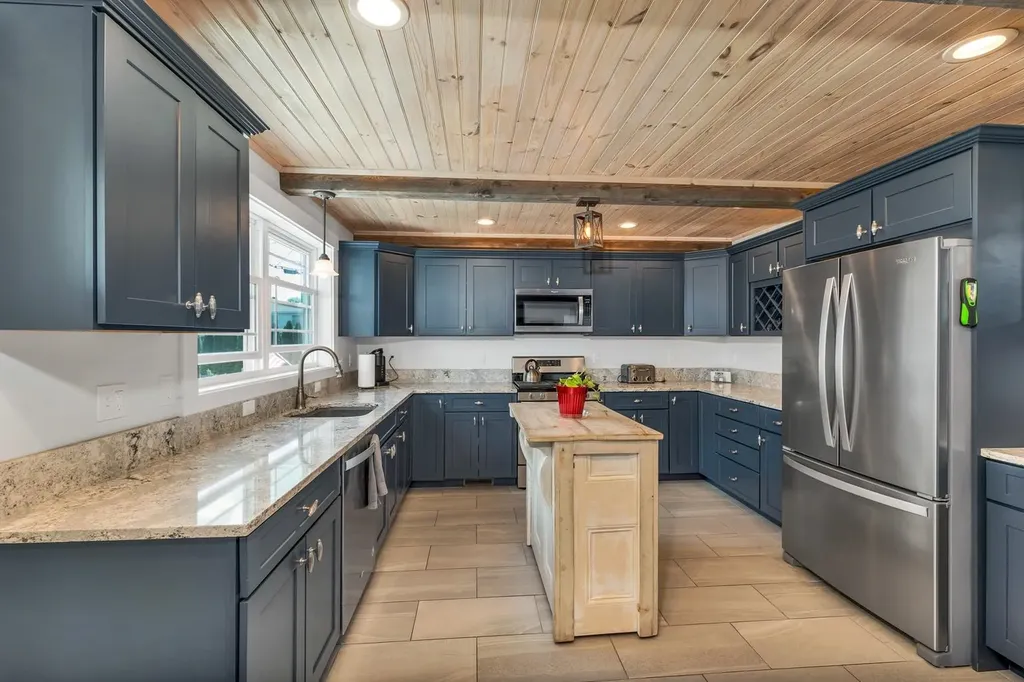 190 Island Path Hampton NH 03842