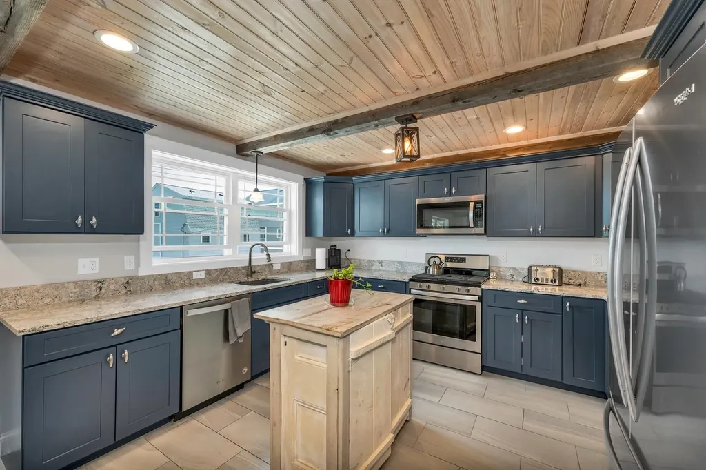 190 Island Path Hampton NH 03842