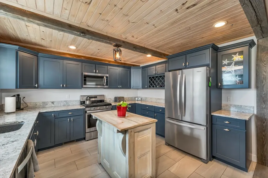 190 Island Path Hampton NH 03842