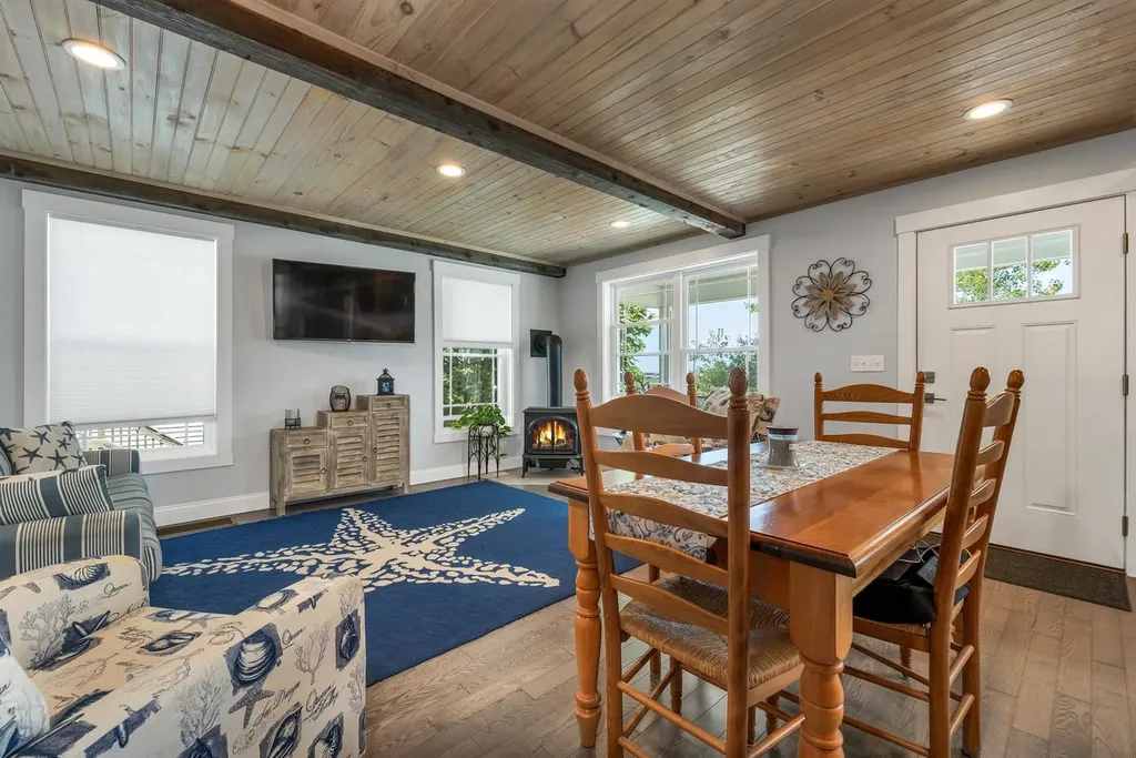 190 Island Path Hampton NH 03842