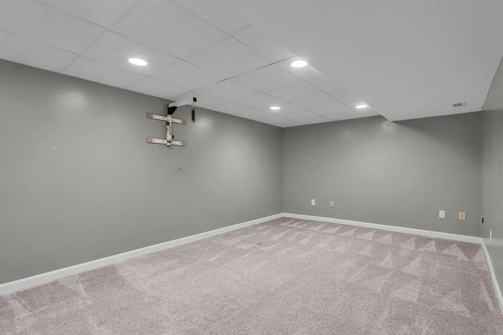 22 Parker Drive Merrimack NH 03054