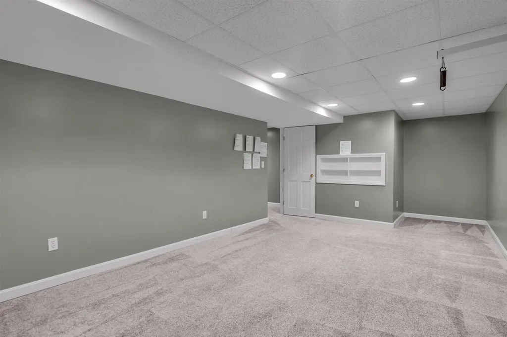 22 Parker Drive Merrimack NH 03054