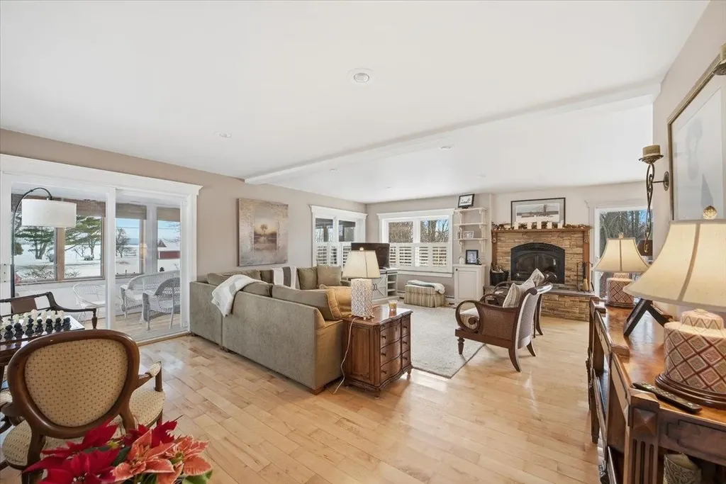 60 Holiday Point Road North Hero VT 05474