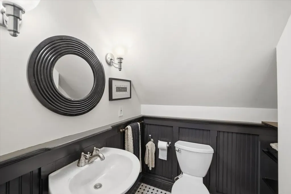 60 Holiday Point Road North Hero VT 05474