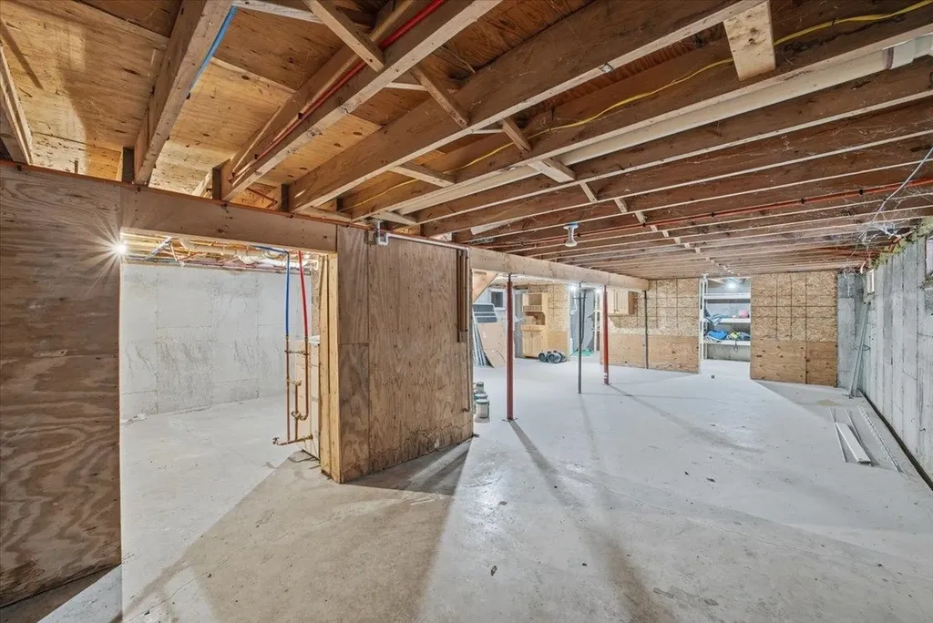 60 Holiday Point Road North Hero VT 05474