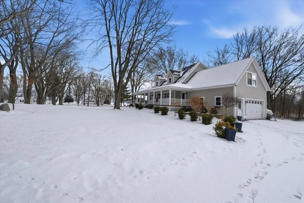 60 Holiday Point Road North Hero VT 05474