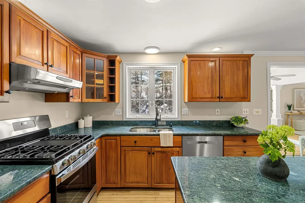 37 Sarah Drive Merrimack NH 03054