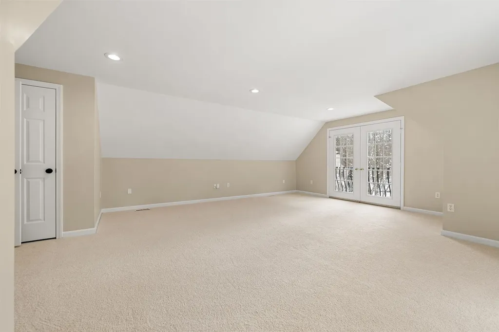 37 Sarah Drive Merrimack NH 03054