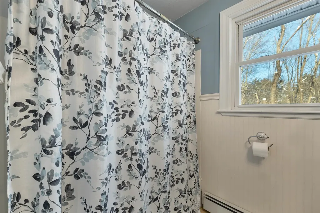 9 Barkland Drive Derry NH 03038