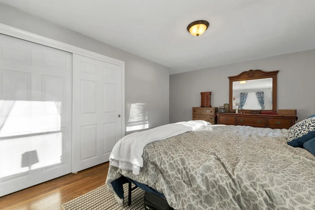 9 Barkland Drive Derry NH 03038