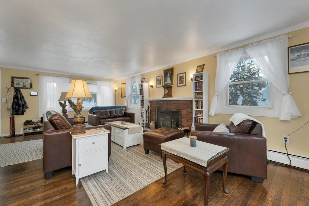 9 Barkland Drive Derry NH 03038